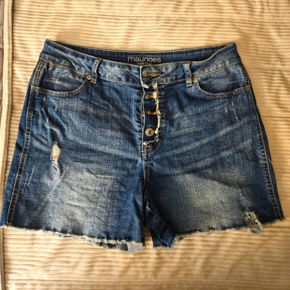 Maurices Distressed Blue Jean Shorts Cut Off High Rise Size 7/8 - Picture 1 of 9